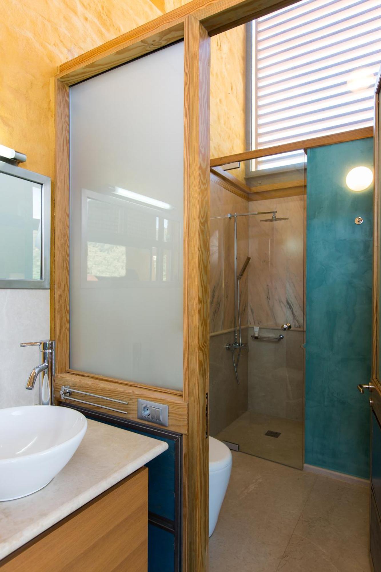 Beachfront Ravdoucha Epavlis Eleni Villa - Pool, Hot Tub, Gym, Sauna, Private Parking, Wifi La Canée Extérieur photo