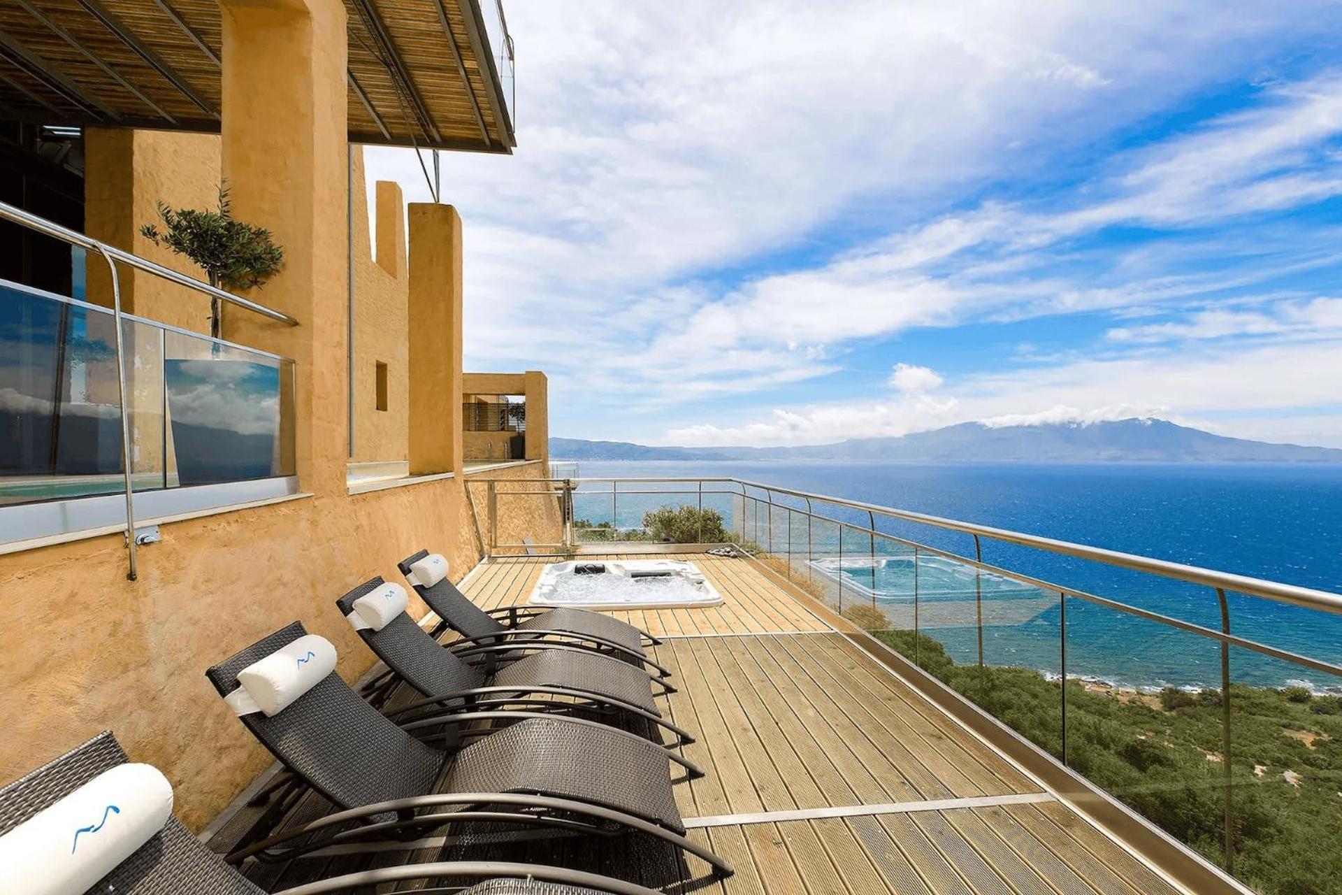 Beachfront Ravdoucha Epavlis Eleni Villa - Pool, Hot Tub, Gym, Sauna, Private Parking, Wifi La Canée Extérieur photo